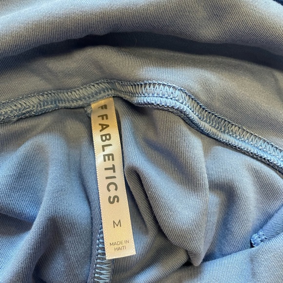 Fabletics Live In Set - Picture 3 of 4